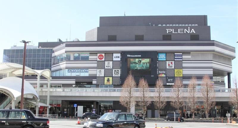 ＪＲ海浜幕張駅前に立地するプレナ幕張＝千葉市美浜区

