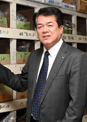 玉井利昭氏