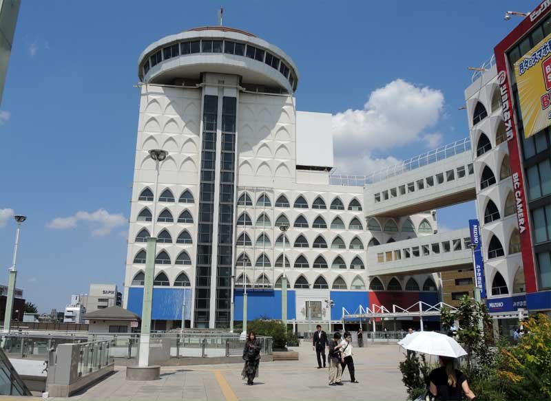 閉店後初めて内部が一般公開された旧そごう柏店本館＝１８日、柏市
