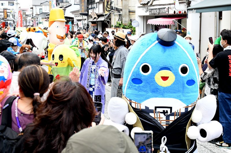 各地に根付く歌舞伎披露　成田山参道２日間１０万人来場　ゆるキャラお練りも