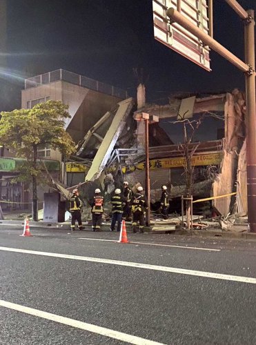 【速報】解体中建物で足場崩れる　千葉市中央区、突然「ガシャーンと音」