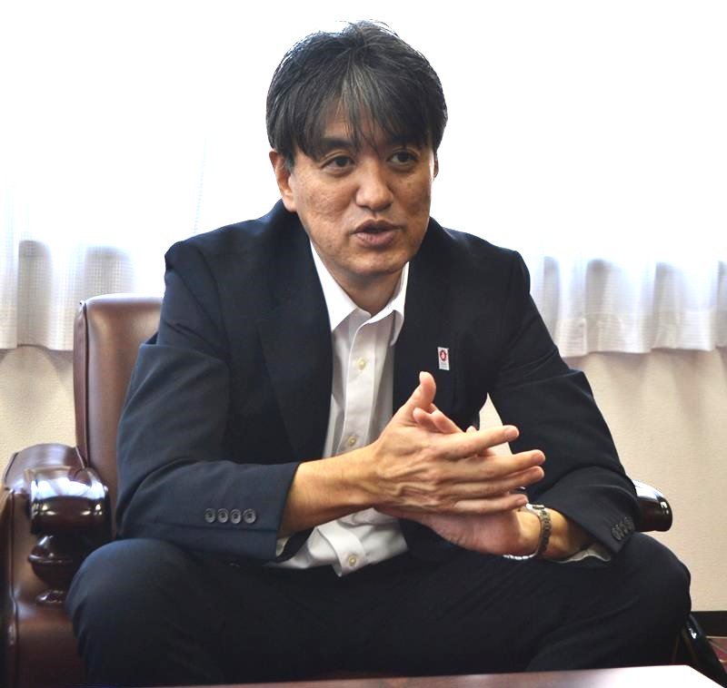 インタビューに応じる関東経済産業局の佐合局長＝千葉市中央区
