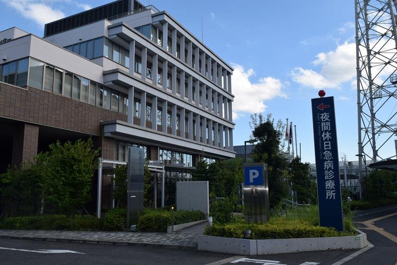 遺体が置き去りにされた船橋市夜間休日急病診療所＝５日午後３時半ごろ、船橋市北本町１