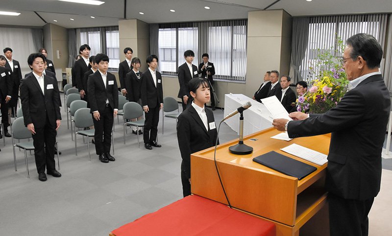 千葉県内主要企業で内定式　来春からの飛躍に期待　「信頼される銀行員に」