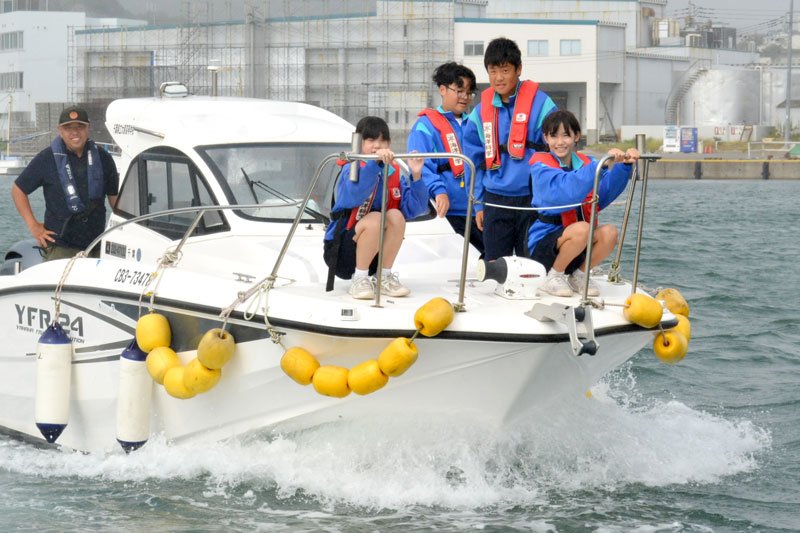 海洋教育に興味津々　御宿中１生、種苗生産や循環農法学ぶ　大原高と初コラボ