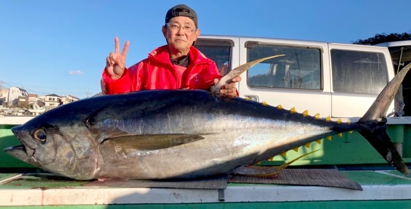 相模湾で釣り上げたキハダ（写真は「萬栄丸」提供）