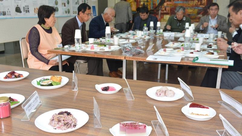 新特産「ローゼル」活用へ　初コンテスト　最優秀はチーズケーキ　大多喜町、レシピ発掘