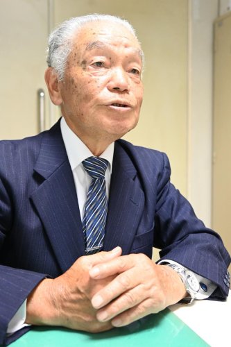 地域防犯の重要性を話す渡部臣道さん＝昨年１０月、鎌ケ谷市
