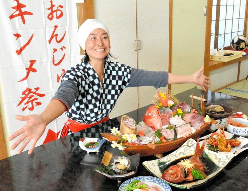 おんじゅく釣りキンメ祭りの宿泊パックのおもてなしプランで振る舞われる料理の一例＝２０日、御宿町

