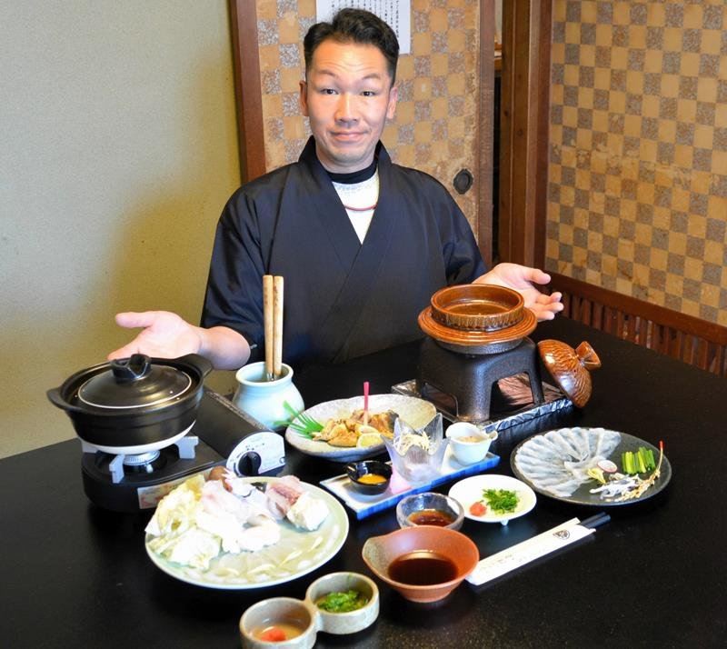 天然トラフグを使ったコース仕立ての料理＝いすみ市
