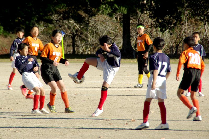 熱戦を繰り広げる選手ら＝大多喜町（主催者提供）