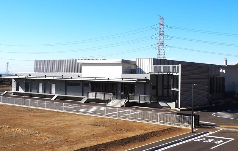 完成した新学校給食共同調理場＝富津市

