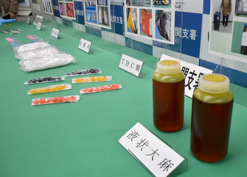 金密輸増、粉状加工の新手口　不正薬物は１回が大量化　２４年成田空港