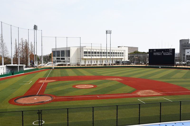 完成した国府台スタジアム。７月には千葉ロッテ二軍の試合が予定されている＝市川市