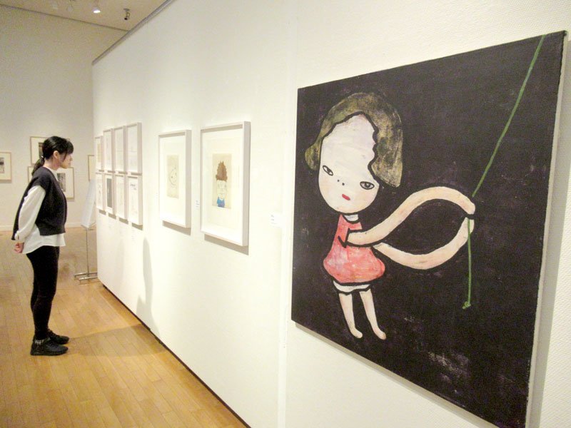 奈良美智さんの作品が展示された企画展＝市川市