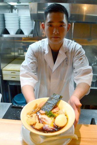 職人の技とこだわり光る　すし割烹が手がける一杯　こばやし中華そば（千葉市中央区）　【房総ラーメン図鑑　ＰａｒｔⅡ】（４）
