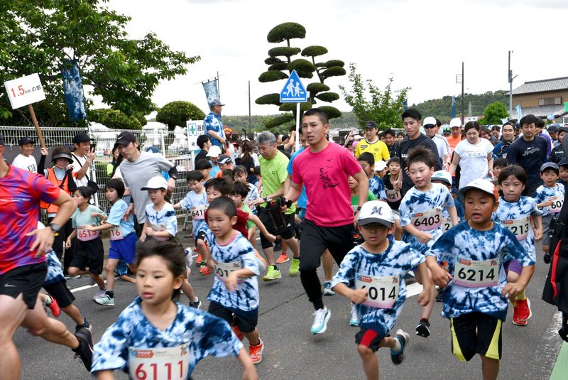 発酵文化満喫し快走　国内外から最多２４００人　神崎マラソン大会