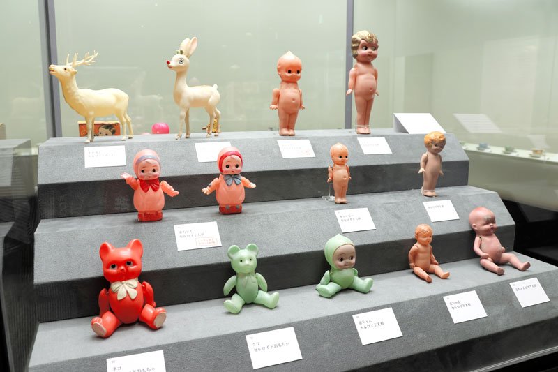レトロな日用品ずらり　戦後占領下、輸出１２５点を紹介　東金・城国大の水田美術館