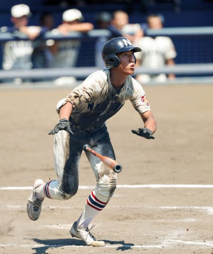 ５回裏習志野２死一塁、小田川が右越え２ランを放つ