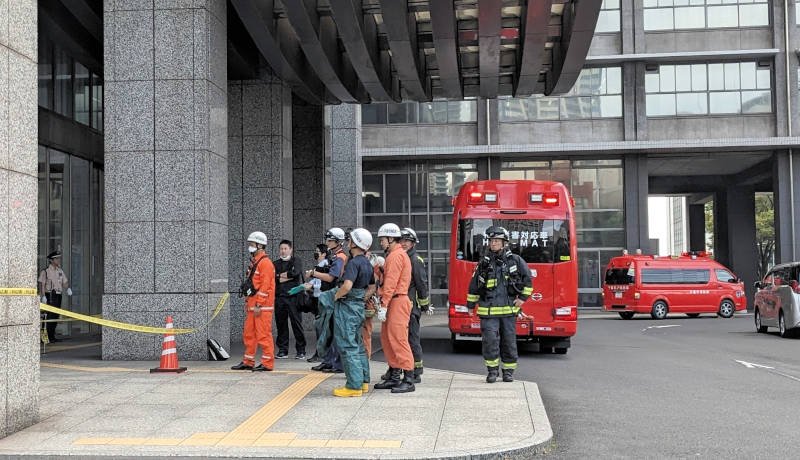 千葉県庁ロビーに不審な液体の袋　検査の結果は水　一時出入り口付近閉鎖、特殊車両も出動　置かれた理由は不明