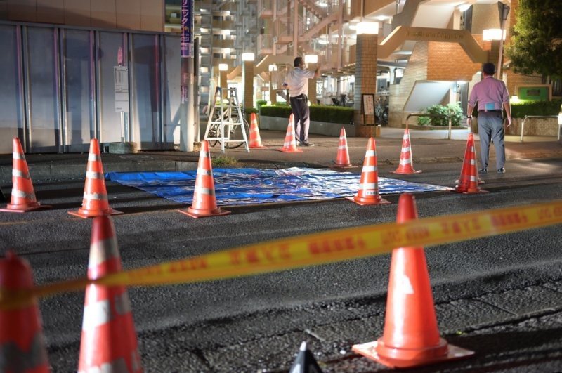 【速報】自転車の男児、大型トラックにはねられ死亡　自転車とすれ違いざまに転倒　八千代