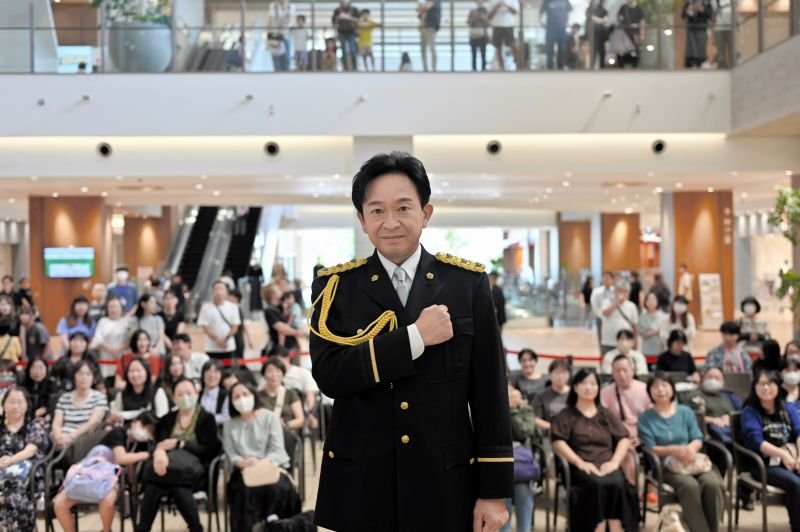 詐欺被害防止へトークイベントを行った城島さん＝５日、松戸市のテラスモール松戸