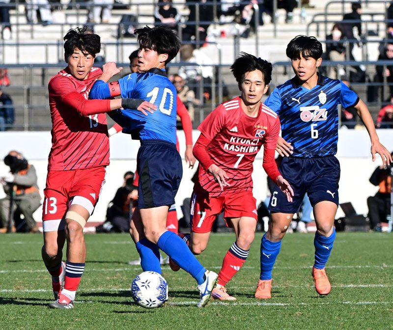 赤のイレブンあと２勝　流通経大柏４強　第１０４回全国高校サッカー　【木鶏の如く　獲るぞ選手権】