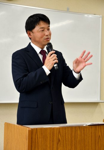 宇井伸征氏