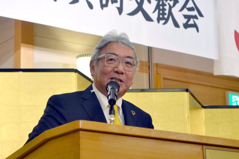 あいさつする岩渕会頭＝佐倉市
