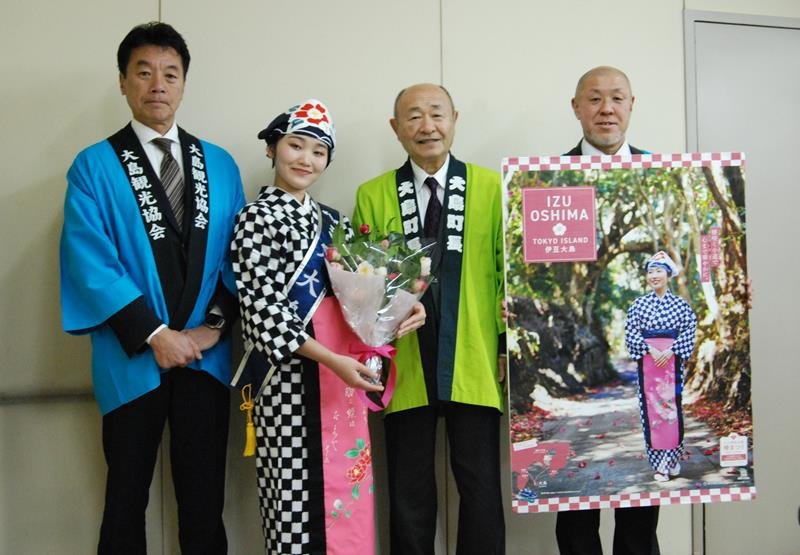 伊豆大島椿まつり来場を　３００万本が彩り、観光隊ＰＲ　館山からジェット船運航