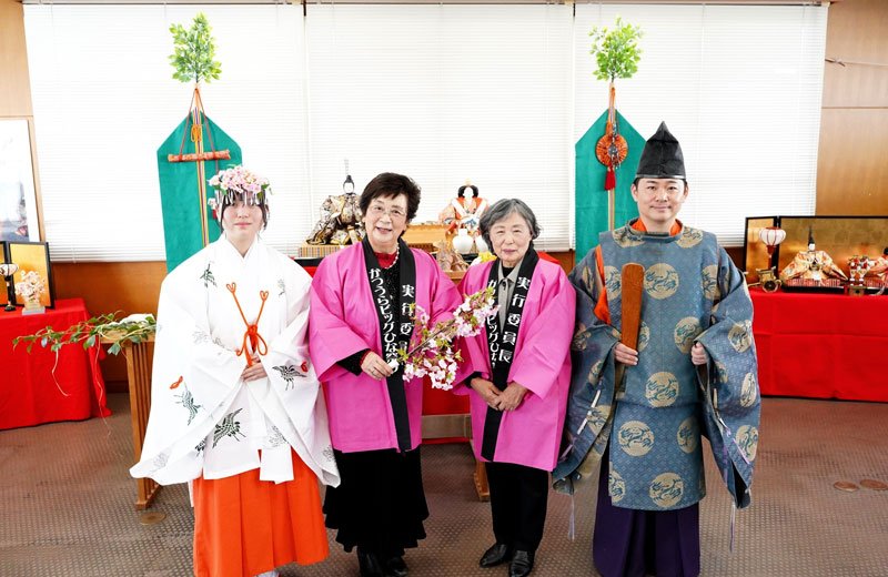 ビッグひな祭り成功祈願　開幕控え、みこ舞披露　勝浦