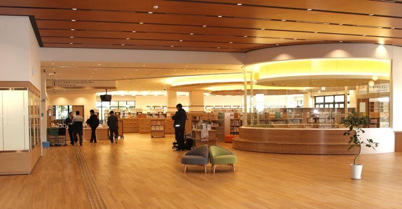 交流複合施設「いこっと」の内装＝南房総市
