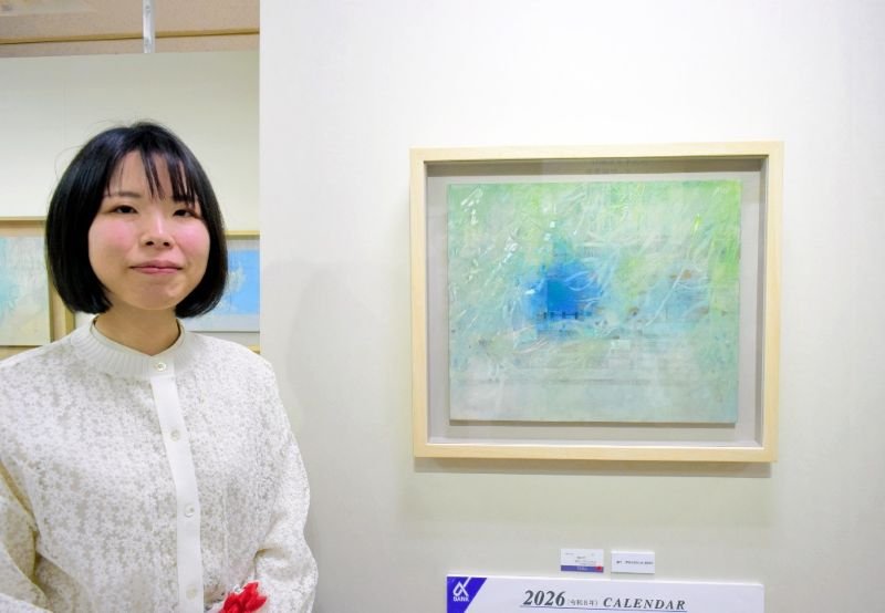 今年の京葉銀行カレンダー挿画を担当した日本画家の森さん＝船橋市