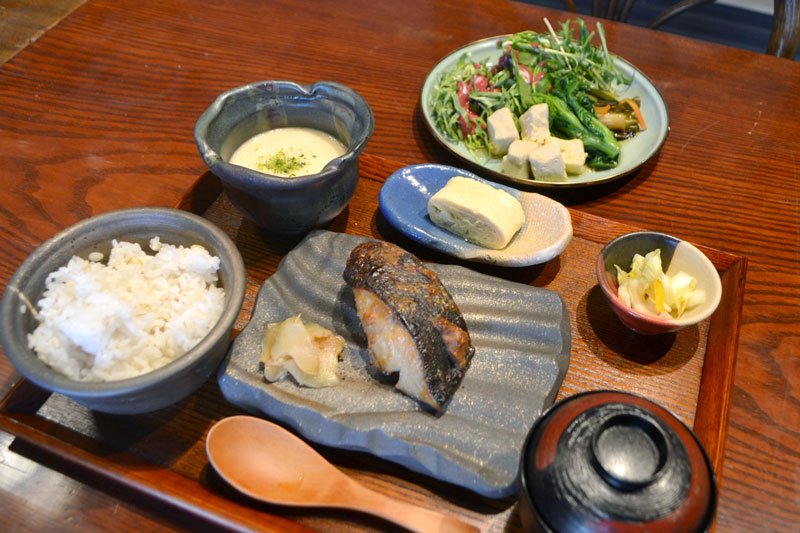 国文化財の古民家、和食店に　佐倉「むぎとろ寿るがや」　地元野菜ふんだん「歴史感じて」