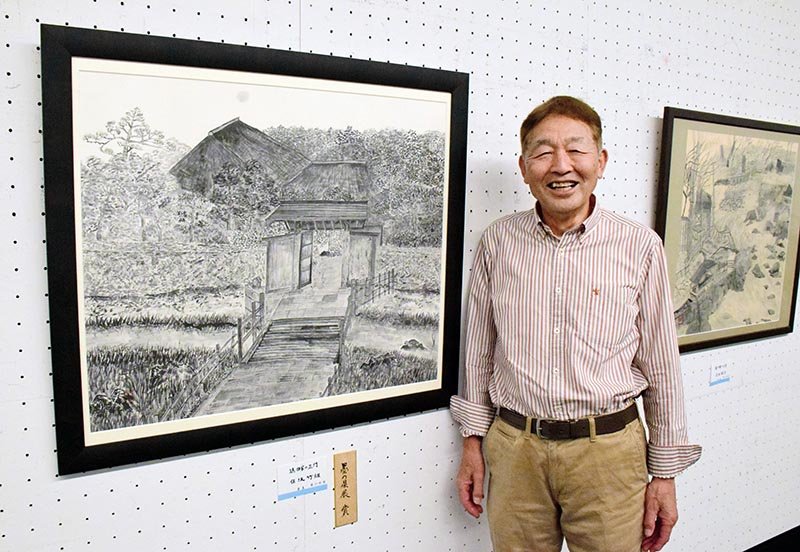 最高賞の「墨の県展賞」を受賞した保坂さん＝１２日、千葉市中央区の県立美術館
