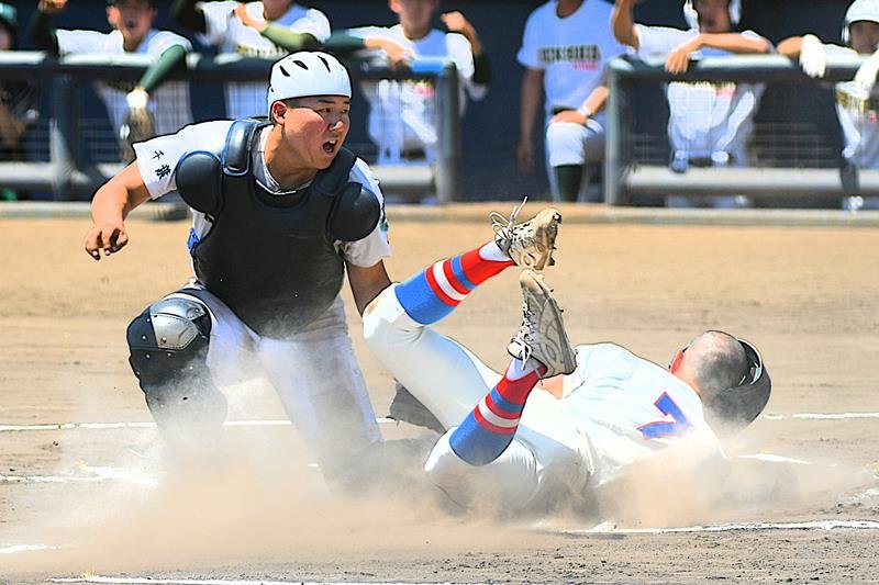 緑の力終盤一気　専大松戸大勝発進　したたかに戦うも粗さ　第７８回春季関東高校野球