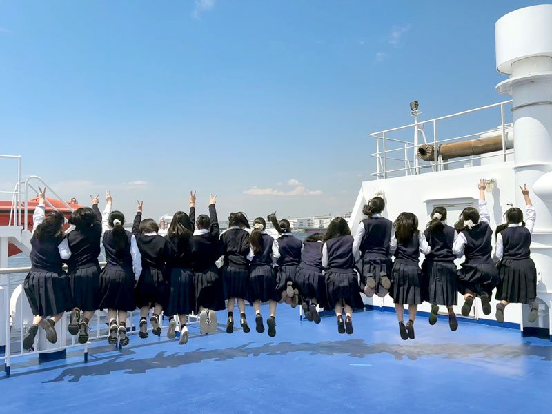 千葉女子高　伝統の船旅に幕　デッキではしゃぎ、中華街満喫　全校参加、千葉－横浜間　「たくさん笑って新たなスタート」