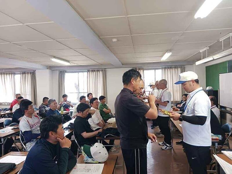 千葉県総合スポーツセンターで行われた組み合わせ抽選会＝千葉市稲毛区