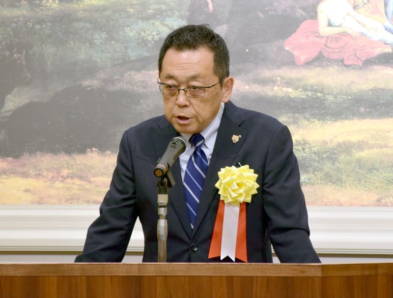 あいさつする伊藤理事長＝千葉市中央区