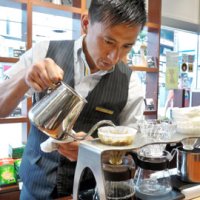コーヒーの多様さ発信　初のハンドドリップ提供　ドトール船橋駅南口店　オーナー研修拠点にも