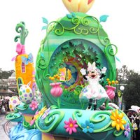 イースターじわり浸透　ＴＤＬ、パレードに新趣向　商業施設「ツリー」を新設
