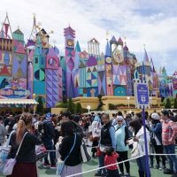 快適さ向上で不満緩和　アプリ導入や入園口増設　混雑　【未完の王国　東京ディズニーリゾート～３５年の歩みとこれから】（２）