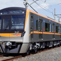 京成１６年ぶり新型車両　３１００形　スカイアクセス線に導入　座席畳むと荷物置き場に