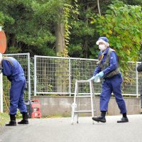 印西の防火貯水槽に男性遺体　左の足首切断、首と体に傷　千葉県警