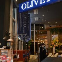 １階部分の伊料理店「オリベート」。店内の階段から２階に上がることができる
