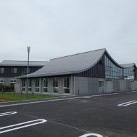 新たな「村の顔」完成　交流センター１３日開所　長生　利用環境、格段に向上