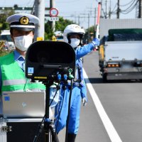 児童５人死傷現場、３０キロ規制で取り締まり　大型車通行禁止も　学校再開前に千葉県警