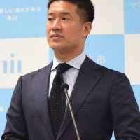 話題の市長はどんな人？　村越・市川市長の関連記事まとめ