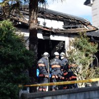旭市の２階建て住宅で火災　２人死亡１人けが　近隣女性「『ボン』というすごい音がした」
