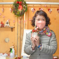 ヒュッテ小屋ではクリスマス飾りの制作体験も
